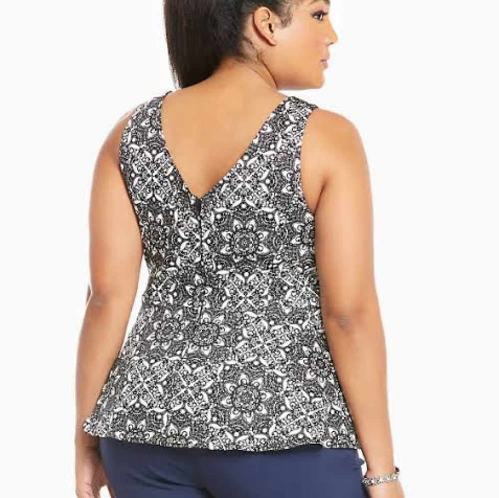 Torrid 0X Lace Print Sateen Peplum Top - Picture 5 of 11